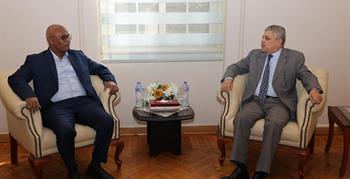 الفريق أسامة ربيع يبحث سبل التعاون مع هيئة الموانئ البحرية السودانية في مجالات تطوير الموانئ والتدريب الفني 