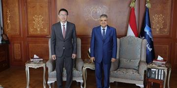 الفريق أسامة ربيع يبحث سُبل التعاون مع النائب الثاني لرئيس مجلس النواب التايلاندي 