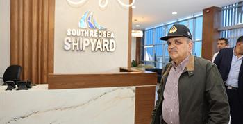 الفريق أسامة ربيع يتفقد أعمال بناء قاطرات"عزم"ويتابع معدلات بناء سفن الصيد"رزق" ضمن جولته التفقدية بشركة ترسانة جنوب البحر الأحمر 