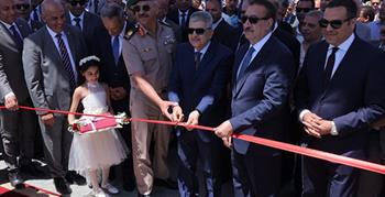 رئيس هيئة قناة السويس ومحافظ بورسعيد يشهدان افتتاح كوبرى النصر العائم 2 للربط بين مدينتي بورسعيد وبورفؤاد