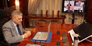Suez Canal discusses expediting the return of shipping services within the upcoming period with Maersk
