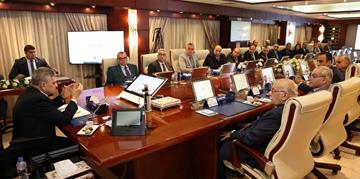 Le Canal de Suez affirme sa préoccupation de consolider ses relations de partenariat stratégiques avec ses clients