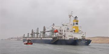 الفريق أسامة ربيع:" حركة الملاحة بالقناة منتظمة... وتدابير للتعامل مع سوء الأحوال الجوية"