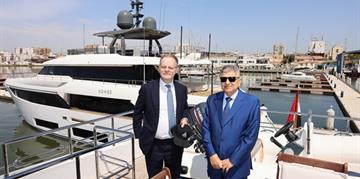 Adm. Rabiee discusses ways of joint cooperation with the British Ambassador