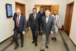 الفريق أسامة ربيع ونقيب الصحفيين يشهدان فعاليات افتتاح البرنامج التدريبي للصحفيين بمركز الإبداع والتميز