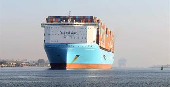 L’Amiral Ossama Rabie : ̎ Le canal de Suez enregistre le premier transit du porte-conteneurs BANGKOK MAERSK, au sein du convoi nord, avec une cargaison de 190 000 tonnes. ̎
