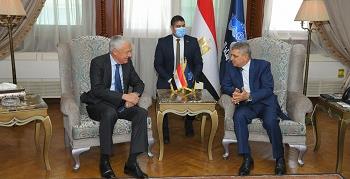 Admiral Rabie meets with the Chairman of the Internation Chamber of Shipping, and witness the signing of an MoU for joint cooperation