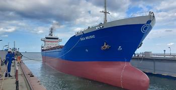 Docking (Sea Music) general cargo on the floating dock 25000 ton