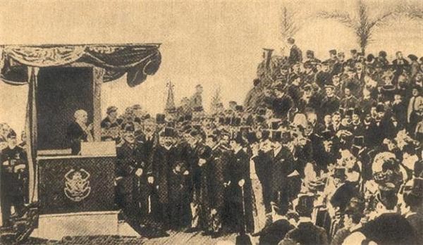 La cérémonie d'ouverture de la Compagnie Universelle du Canal Maritime de Suez 